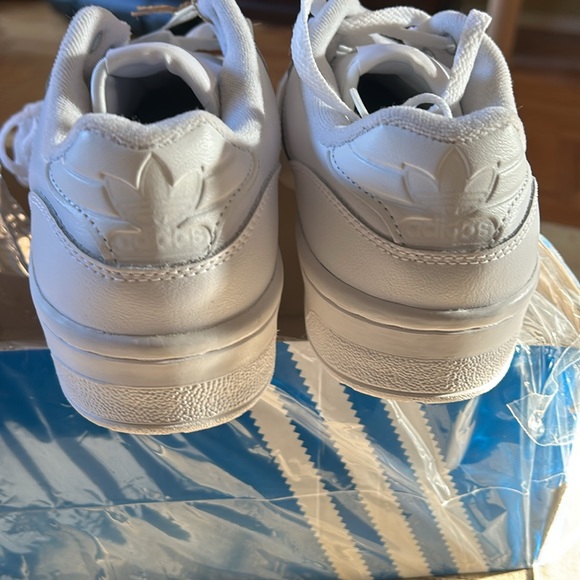 Adidas Rivalry Low women's size 8 1/2 - Picture 3 of 7